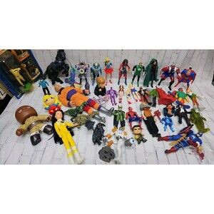 Mixed Random Vintage to Current Lot of 40 action Figure DC Super Girl, Superman+